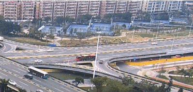 老板開500萬賓利上路！少看一眼瞬間損失30萬！